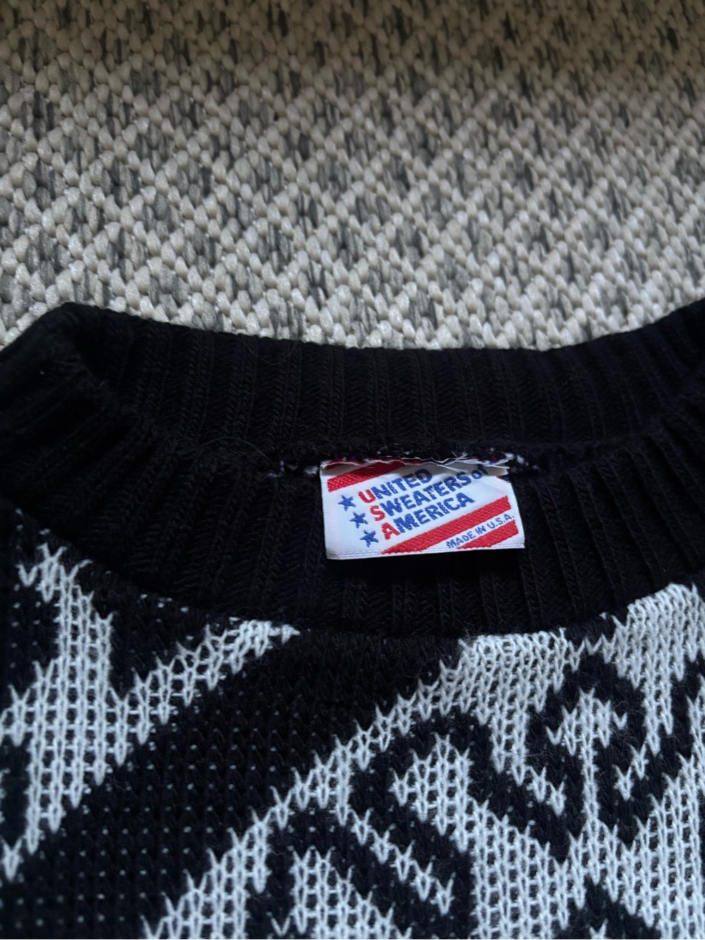 Vintage United Sweaters of America Black Knit Floral Geometric Sweater - Picture 2 of 11